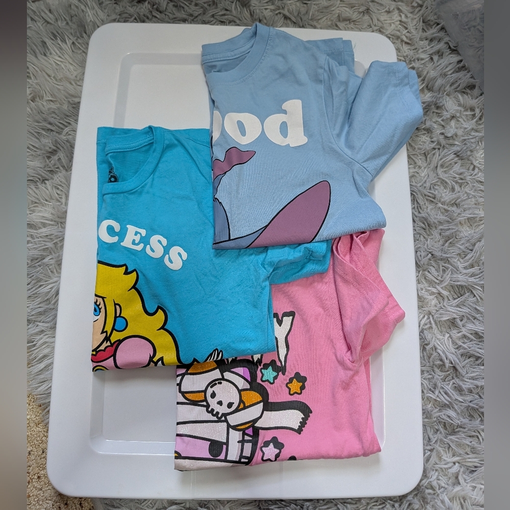 girls graphic character tees